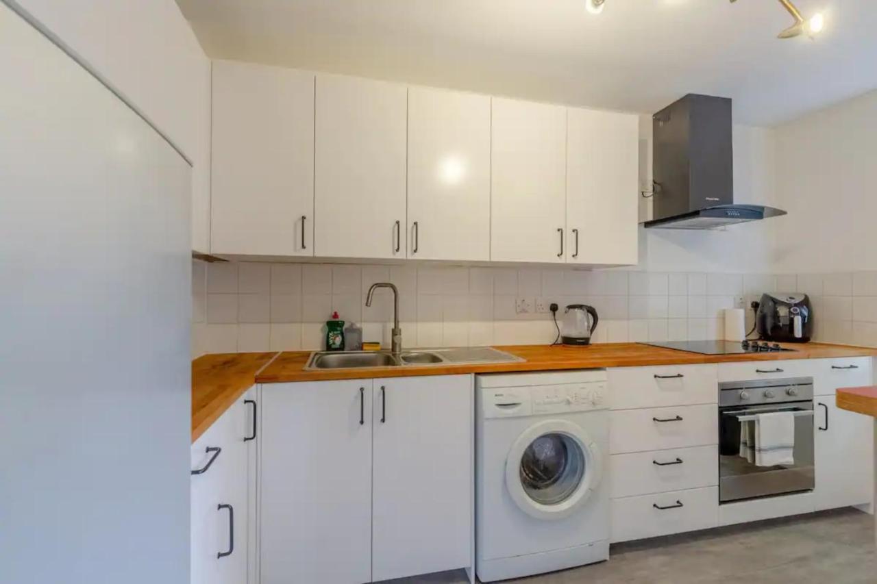 Spacious 1 Bed Near Shoreditch Park Apartamento *